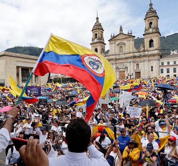 La Gran Coalición y el liderazgo nacional. La Nación espera…