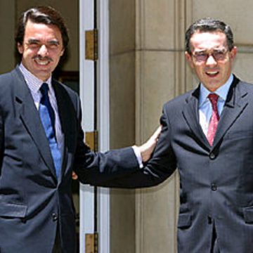 Aznar: otra derrota de Uribe