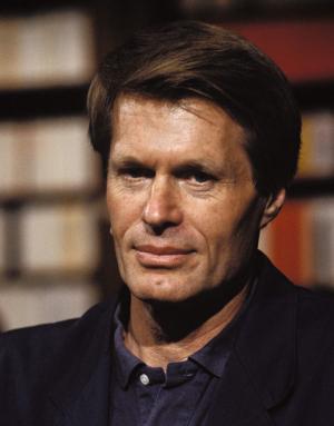 le_clezio_300x383 Le Clézio fue distinguido con el Premio Nobel de Literatura