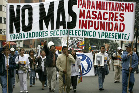 no-mas Uribe sabotea el trabajo de los jueces, según Human Rights Watch