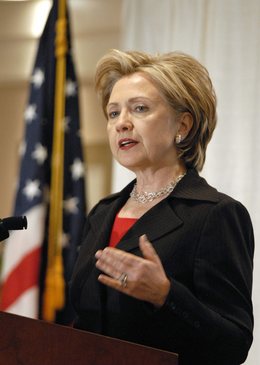 Asegura Clinton que el libre comercio ya no es el punto de partida para la relación con AL