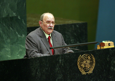 Miguel d’Escoto abre la Conferencia sobre Crisis y Desarrollo en la ONU: “Salvaguardar el Bien Común de la Tierra y la Humanidad”