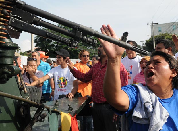 Golpe de Estado en Honduras. Detenido el presidente Manuel Zelaya
