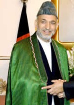 Karzai cede a la presión y acepta una segunda ronda electoral con Abdullah
