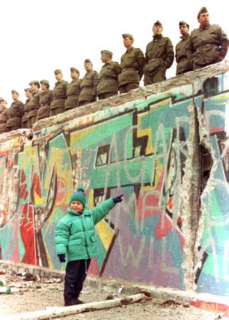 Veinte años sin el Muro pero con diferencias