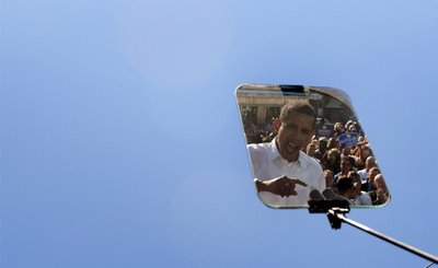 obama-espejo La nueva política exterior norteamericana. El espejismo Obama