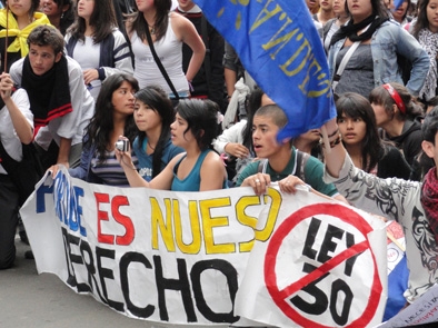 Mientras el paro se mantiene, el Gobierno amenaza
