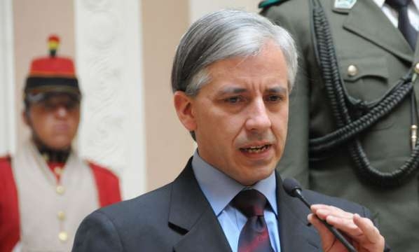 “De las transnacionales al Estado y del Estado a la sociedad productiva”