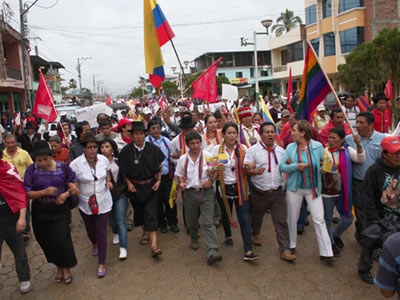 Indígenas ecuatorianos marchan contra la gran minería; exigen leyes en favor del agua