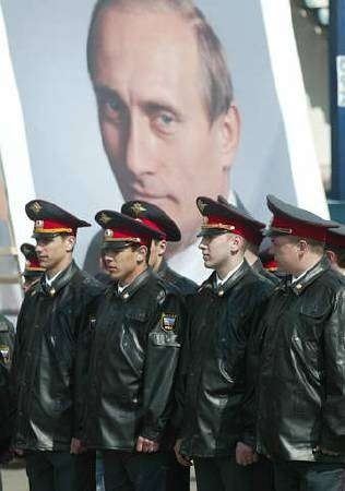 Putin defiende el rearme como base del desarrollo de Rusia