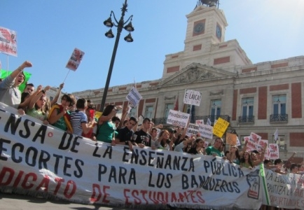 2c1ae5273d77a353d10d24f8ea29a485 Paran contra los recortes en educación