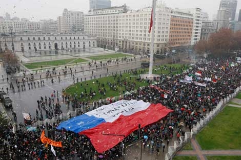 Marcha en Chile en favor de la educación pública