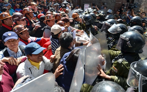 468eb2e3669a04f2d69a3046cfbc4ae2 El carácter de los conflictos en la Bolivia actual