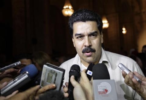 Chávez nombra un vicepresidente civil con la vista puesta en su sucesión