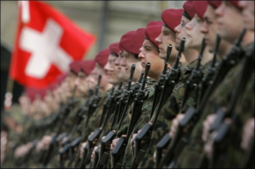f0849b8cca7bcce92a54d2c9fc52b43c Suiza, la paradoja del país pacifista más armado de Europa