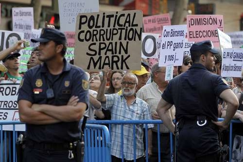 3f72b8ecbdac434b6204793ebad9504c Decenas de miles piden la renuncia de Rajoy y su mafia del gobierno
