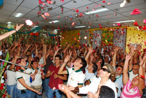 77b820f1b1ba60f7014e5bda29329b26 Extractivismo, movimientos y revolución