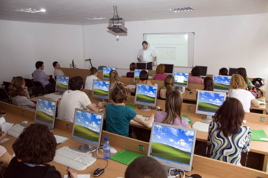 b26d9bd0c52e32ce2bcd4b122cac5c55 ¿Al fin, educación por computadora?