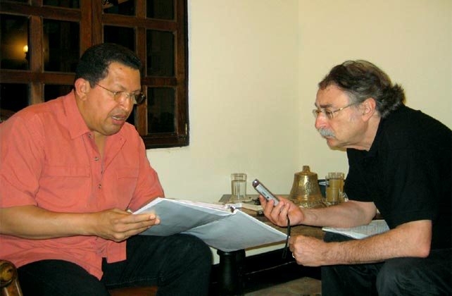 “Hay que ‘desdiabolizar’ a Chávez para entender su obra”