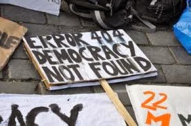 Décima carta a las izquierdas: ¿democracia o capitalismo?