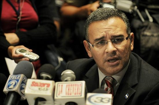 Mauricio Funes: “La oligarquía tiene que aprender a convivir con el FMLN”