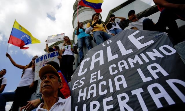 Venezuela denuncia la infiltración de grupos de choque formados en México
