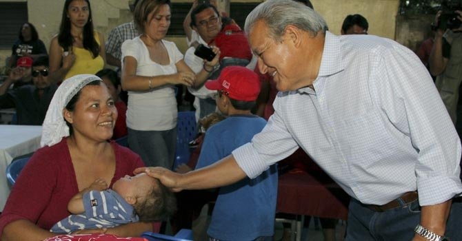 Sánchez Cerén, del FMLN, aventaja en las elecciones de El Salvador