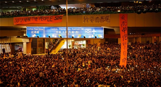 Las protestas se extienden por Hong Kong
