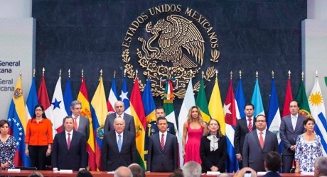 Cumbre con ausencias y en tensión por la tragedia