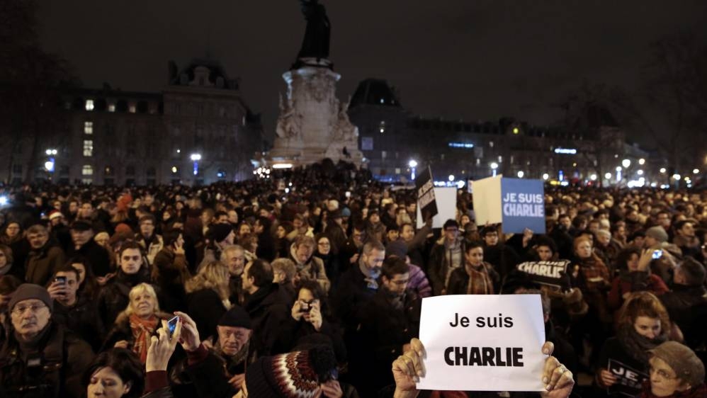 Doce muertes clavadas en el corazón de París