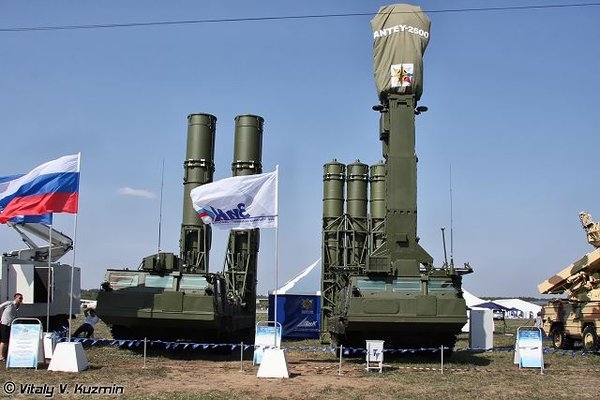 Firman Rusia e Irán acuerdo de cooperación técnico-militar