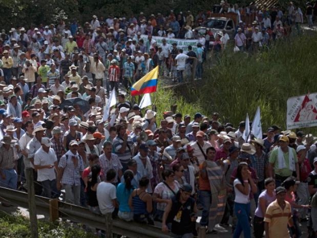 1ad9fe2c9be13ccd671c6481f216990e Paros, negociaciones y otros conflictos en ciernes
