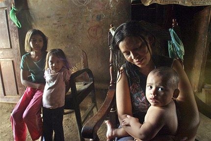 El 40% de latinoamericanos recibe dos dólares por una hora de trabajo
