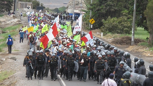 Crece la tensión en Perú entre Gobierno y agricultores