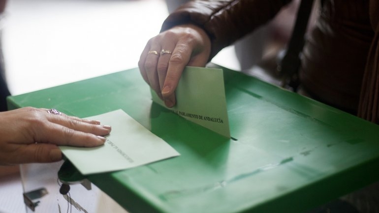 f02ad1a7b56417af2533d5e80bfcbbe7 El bipartidismo en España, herido de muerte tras los comicios