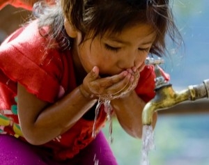 Privatización global del agua por megabancos de Wall Street y el Banco Mundial
