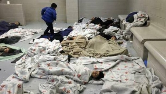 Jueza de EEUU ordena “pronta” liberación de niños indocumentados detenidos