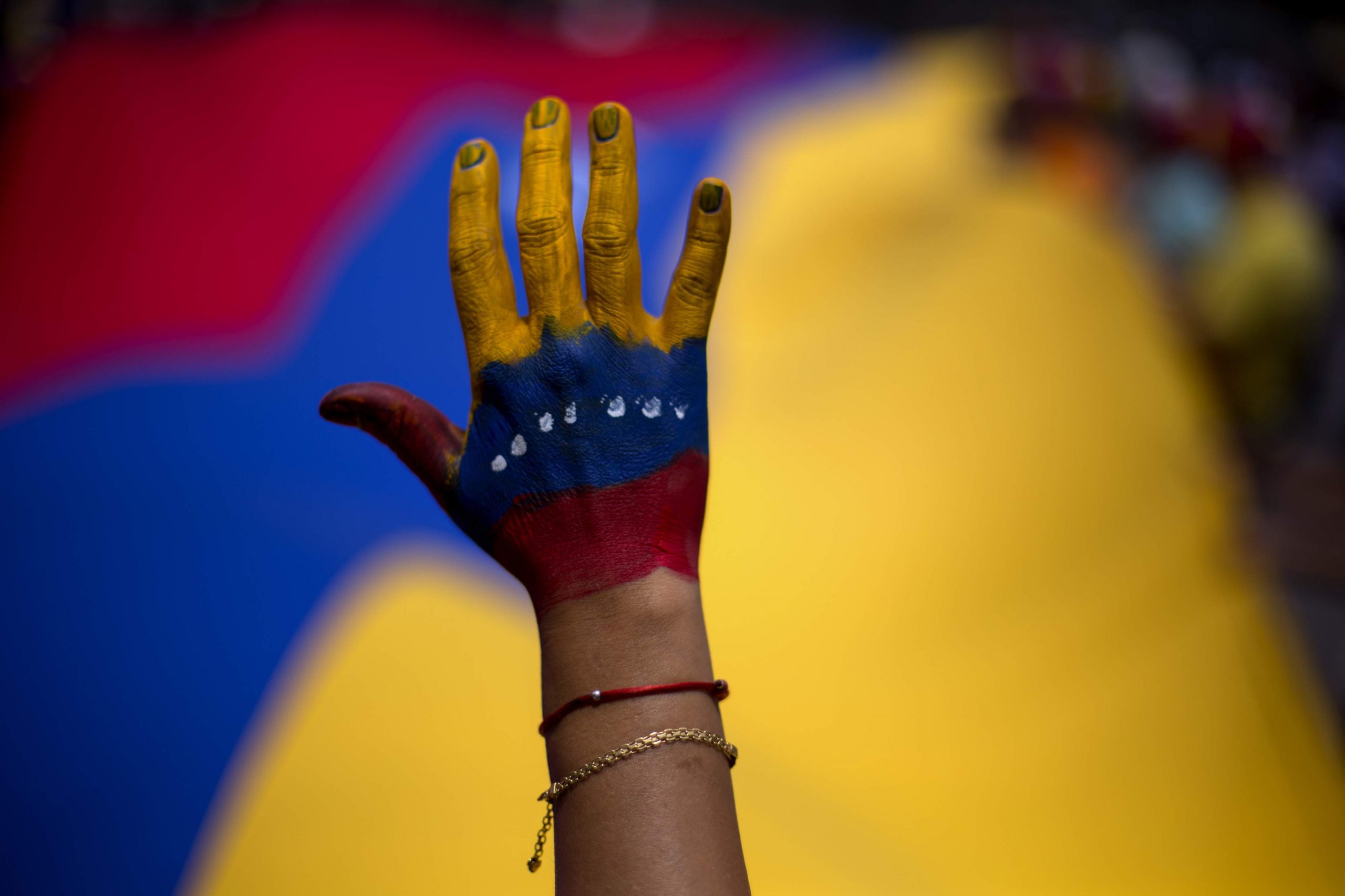 La oposición de Venezuela desafía el intento de golpe encubierto de Maduro