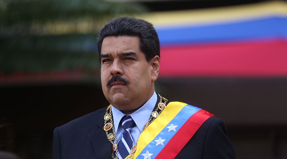 Maduro ordena una movilización militar ante la escalada de la crisis