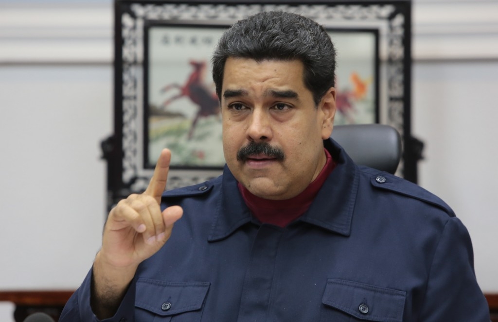 Oposición venezolana entrega un millón 850 mil firmas al CNE para el referendo