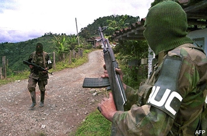 Paz sin paramilitarismo (III)