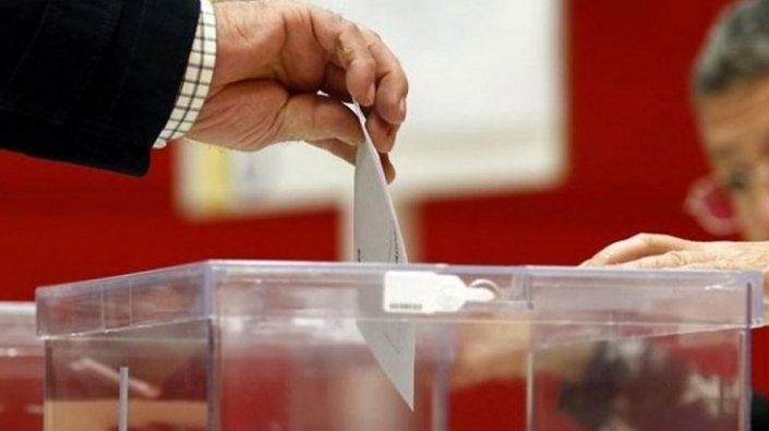 La unión de PSOE y Podemos podría echar a Rajoy