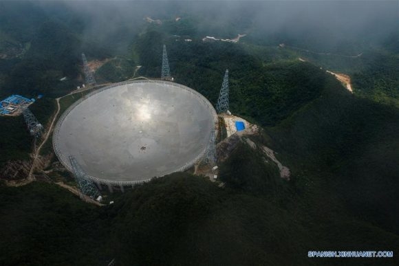 Instalan en China el mayor radiotelescopio del mundo