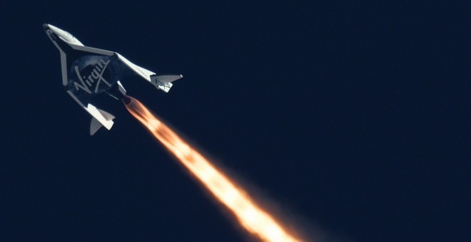 EEUU concede la licencia para llevar a turistas al espacio a la empresa de Richard Branson, Virgin Galactic