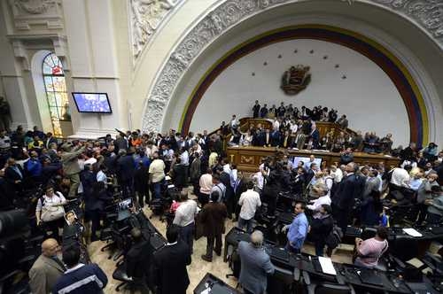 Venezuela: la oposición en el Congreso llama a rebelarse