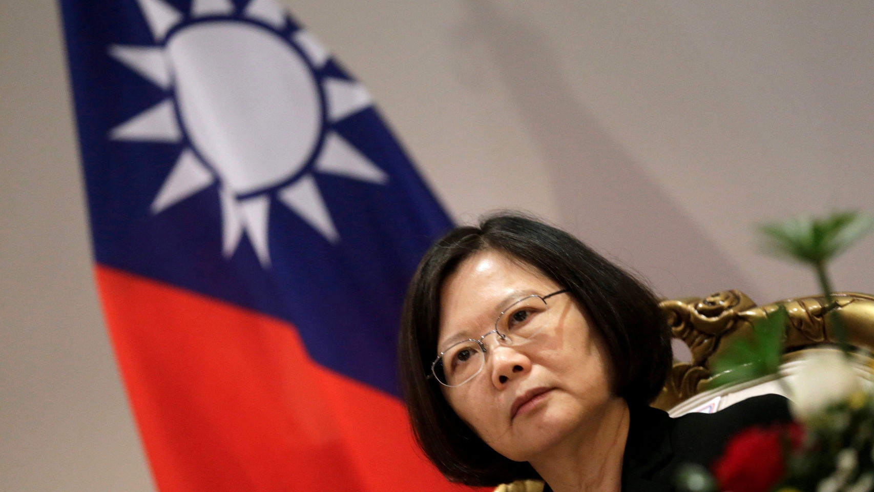 Trump desafía a China: tuits amenazantes y llamada temeraria a Taiwán