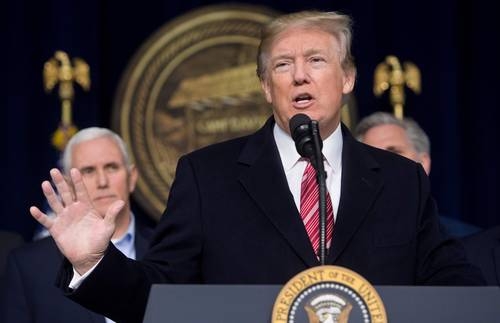 Bannon inculpa a Kushner y a Trump júnior de lavado de dinero con Deutsche Bank: Enmienda 25 a la vista
