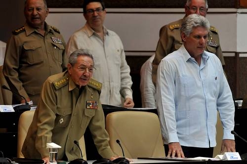 Raúl Castro admite errores en la reforma económica de Cuba