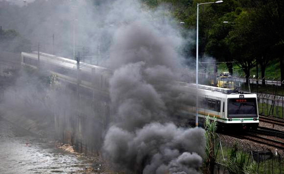 b824cb3eb0dacb69c2dce77235a83174 Medellín se enferma poco a poco