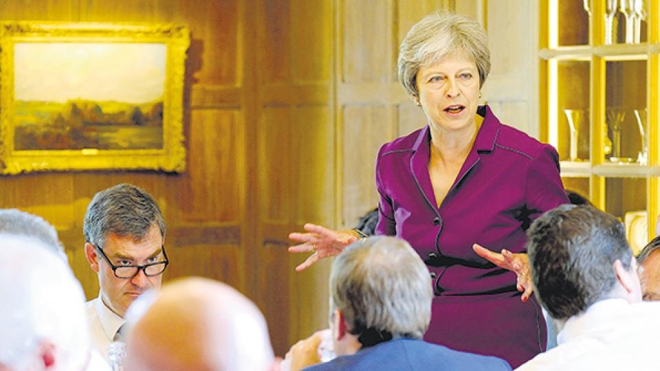 May busca apoyos para su plan de Brexit
